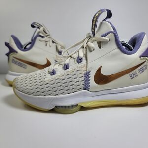 Nike LeBron Low Summit 5 Basketball Sneakers - Size 9 US White/Cream/Bronze